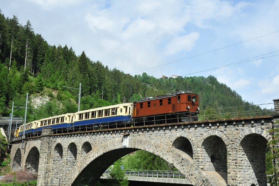2019.06.10 RhB Ge 4-6 353 Bahnfest Bergün mit Pullmannwagen (1)